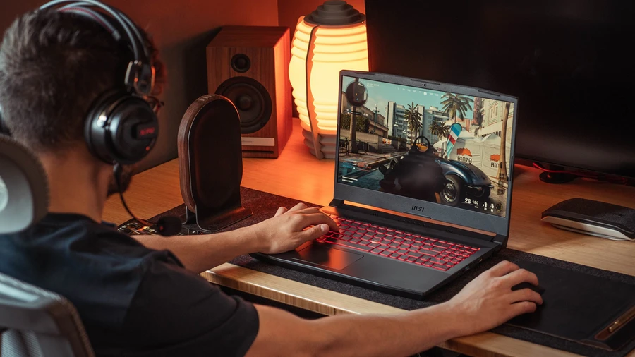MSI Katana GF76 với card đồ họa NVIDIA RTX 3050 và CPU Intel Core i7-11800H