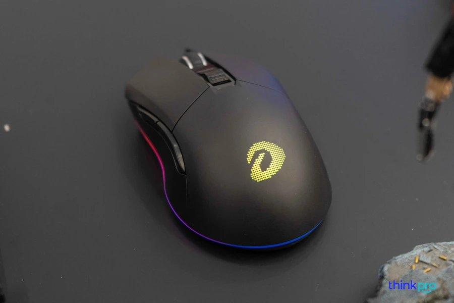 Chuột DareU EM901X RGB với 6 tùy chọn màu sắc và 4 chế độ sử dụng.