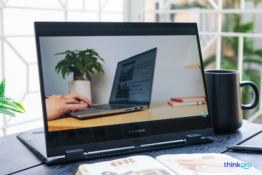 Màn hình OLED ASUS ZenBook Flip UX363 hiển thị màu sắc tuyệt vời, được chứng nhận PANTONE.