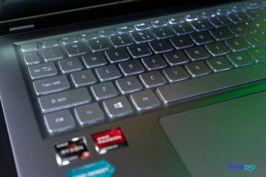 Bàn phím laptop Acer Swift 3 14 2021 với đèn nền đơn sắc và bàn di chuột nhám