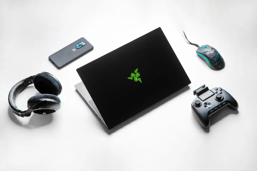 Razer Blade 14 AMD với thiết kế nhôm nguyên khối mỏng, màn hình 144Hz