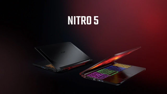 Cạnh trái laptop Acer Nitro 5 Intel Gen 11 có cổng USB, RJ-45, jack tai nghe.