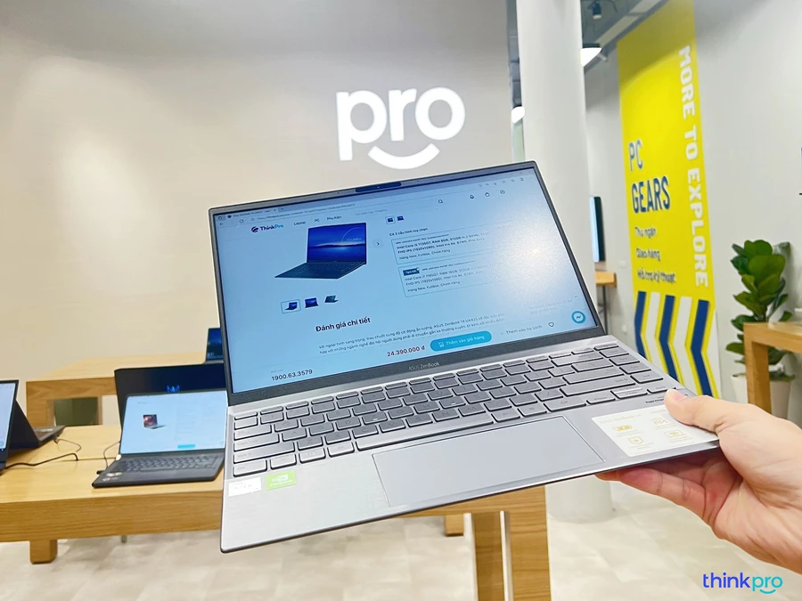 ASUS Zenbook Q408UG với chip Ryzen 5 xử lý file Excel cồng kềnh.