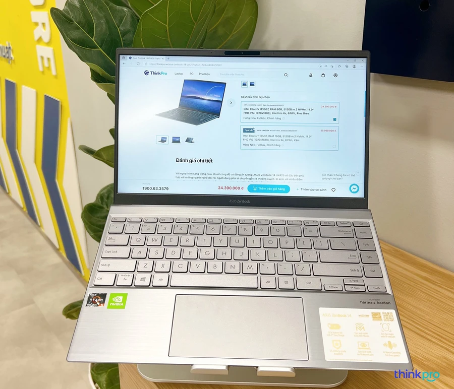 Khách hàng nhận ASUS Zenbook Q408UG tại ThinkPro