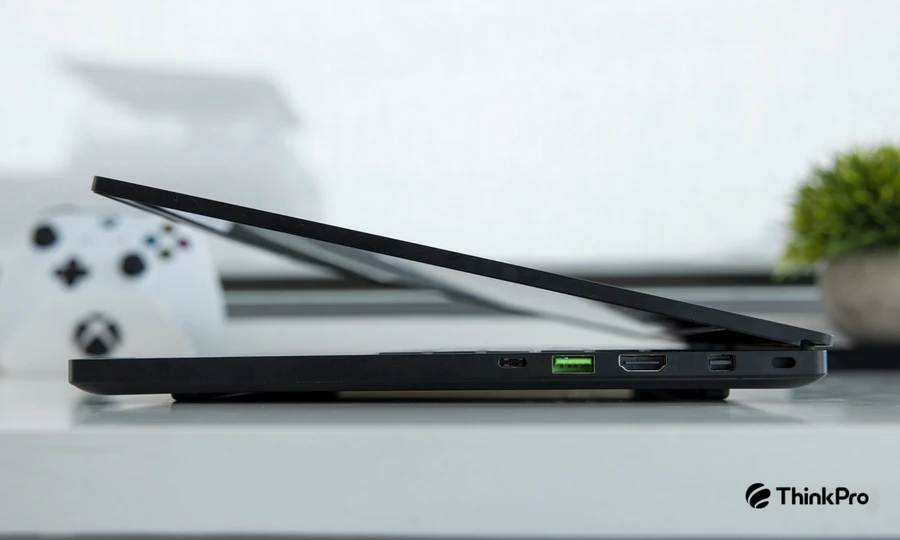 Razer Blade 15 Advanced mỏng nhẹ, hiệu năng cao, pin 80Wh dùng 10h, nhiều cổng kết nối.