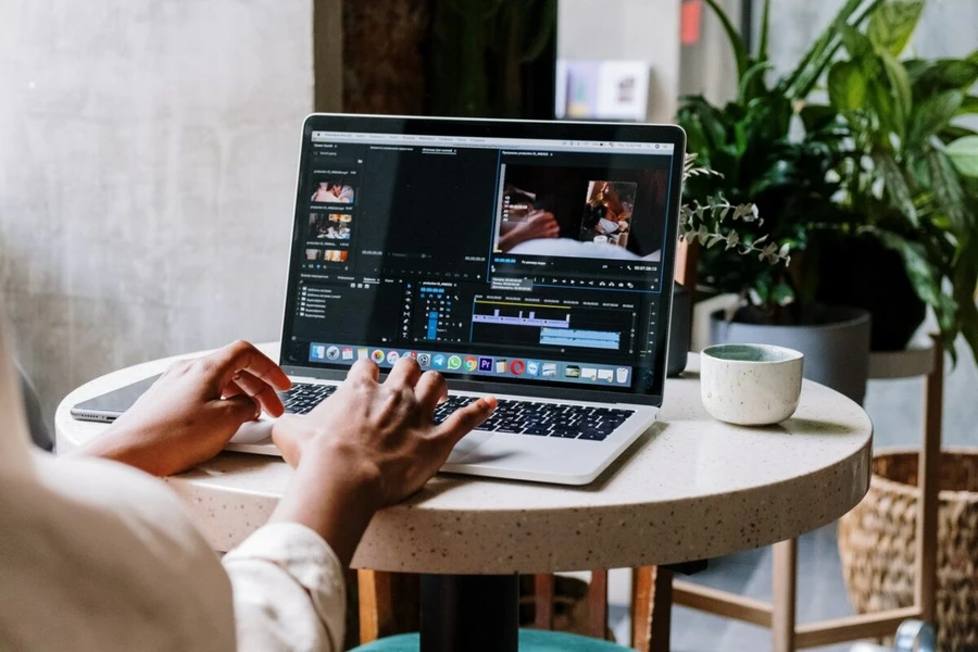 Những sai lầm khi chọn mua Laptop đồ hoạ mà các Designer hay gặp phải