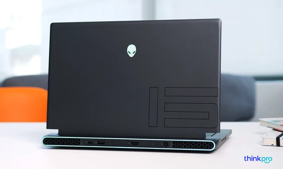 Laptop Alienware m15 Ryzen Edition R5 chơi game tại ThinkPro
