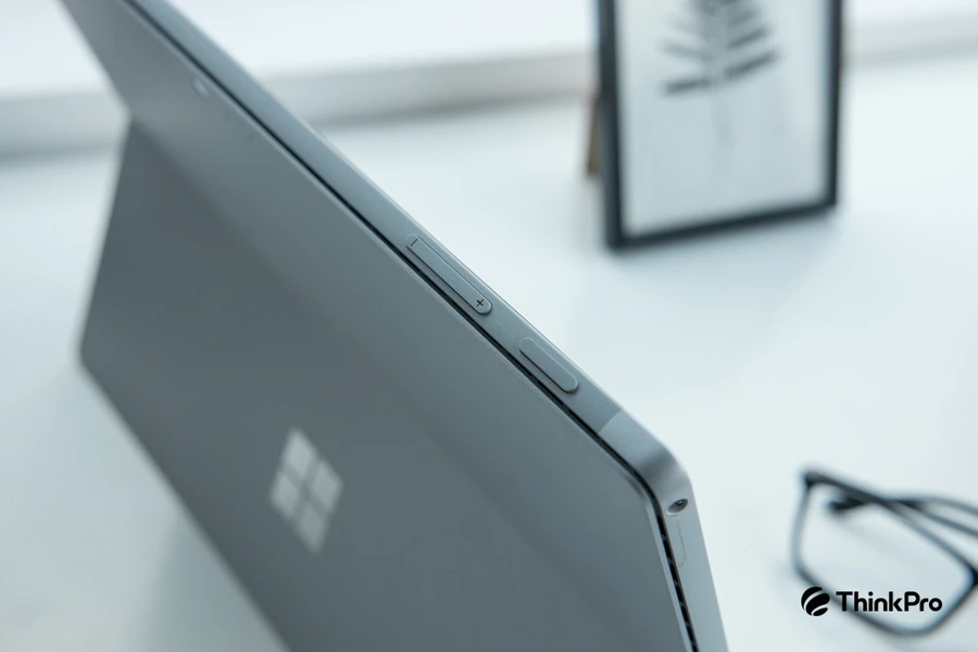 Surface Pro 6 với thời lượng pin 7-9 giờ, khuyến mãi tháng 7