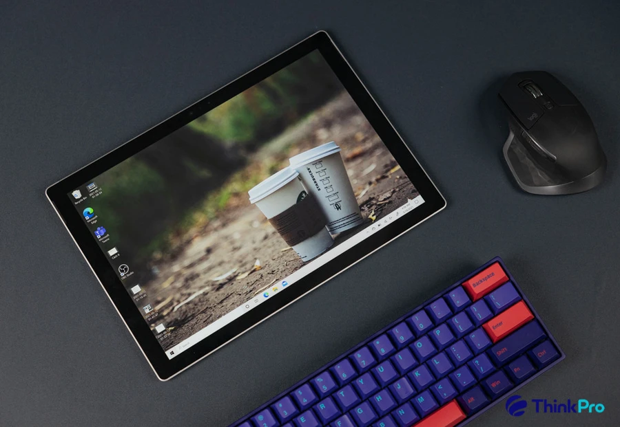 Surface Pro 6: laptop lai máy tính bảng mạnh mẽ, màn hình 12.3 inch, cấu hình Intel thế hệ 8.