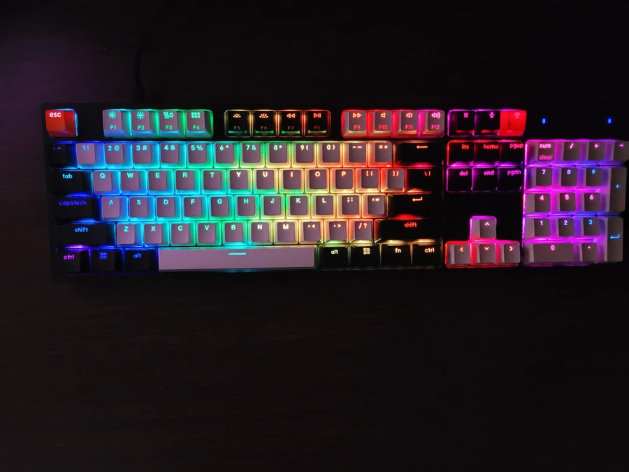 Bàn phím cơ Keychron C2 màu trắng, layout fullsize, có dây