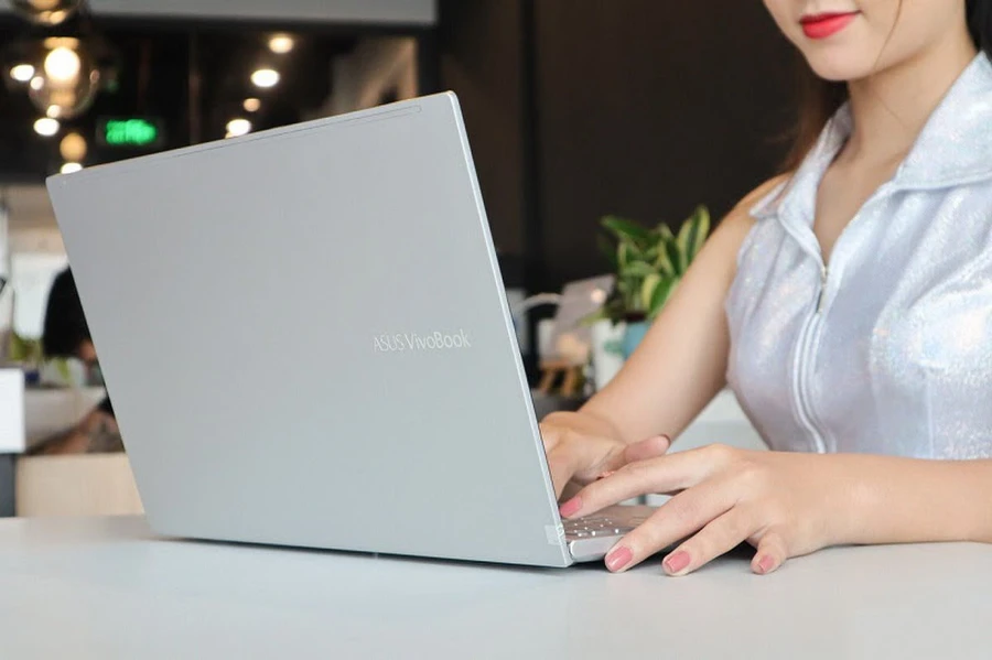 Laptop ASUS VivoBook A515 với chip Intel Core i3 thế hệ 11, 8GB RAM, 512GB SSD
