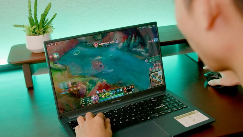 Chơi game LOL trên Asus Vivobook 15X OLED