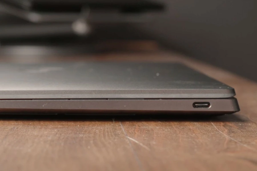 Đánh giá cổng kết nối trên Dell XPS 13 9345