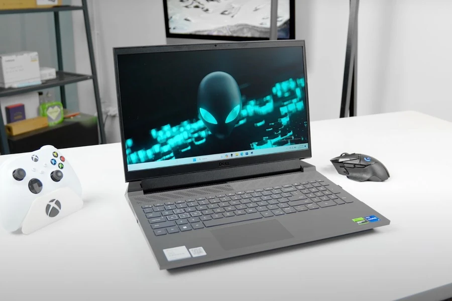 Màn hình Dell Gaming G15 5530 có độ phủ 100% sRGB