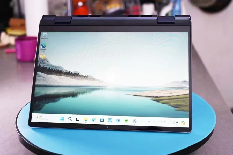 Chiếc Dell Inspiron 14 này chỉ đạt độ sáng 250 nits