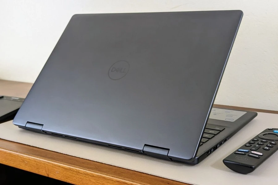 Dell Inspiron 7445 2 in 1 sở hữu ngoại hình sang trọng
