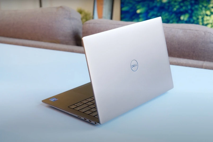 Dell Precision 5480 sở hữu thiết kế cứng cáp, bền bỉ, mang hơi hướng của dòng “XPS”