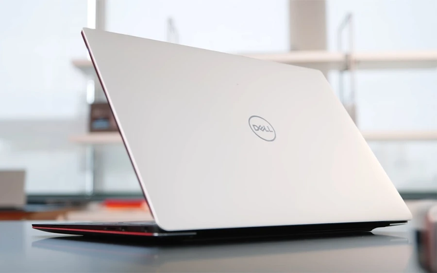 Dell XPS 13 có kích thước cực kì nhỏ gọn cùng trọng lượng chỉ khoảng 1kg