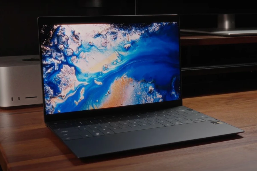 Dell XPS 13 9345 có khối lượng chỉ hơn 1 kg