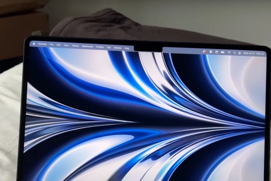 Điểm mình chưa hài lòng về MacBook Air 2023 là tai thỏ