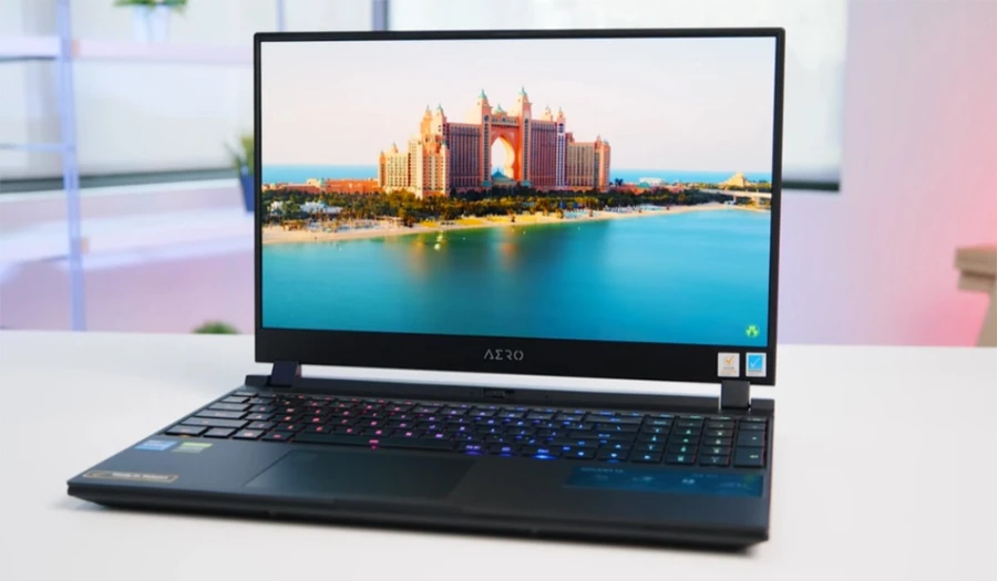 Thiết kế laptop GIGABYTE Gaming cực hầm hố và góc cạnh
