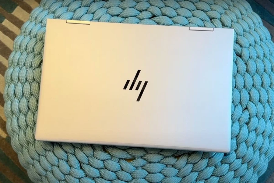 HP Envy 14 2 in 1 sở hữu thiết kế độc đáo có thể gập 360 độ linh hoạt