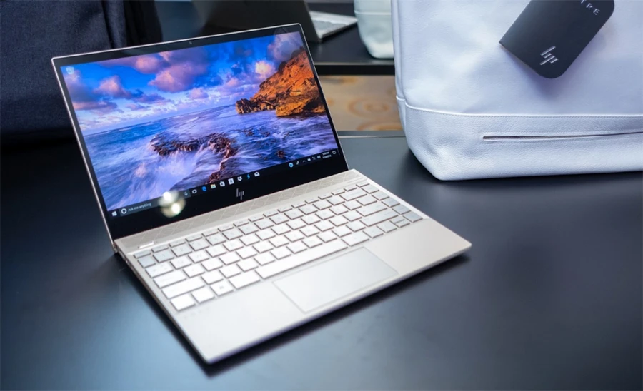 Thiết kế gọn nhẹ chính là điểm cộng lớn của HP Envy 13