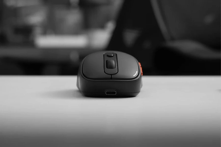 Chuột không dây HyperWork Silentium Mini được trang bị mắt cảm biến quang học, có khả năng tùy chỉnh DPI