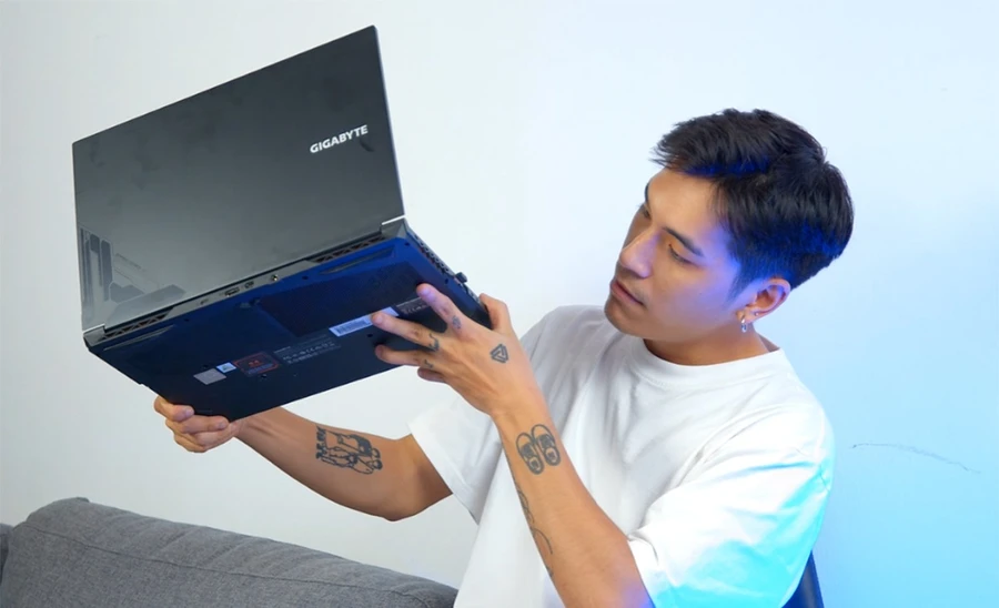 Trọng lượng nặng chính là thử thách dành cho bất kì dòng laptop gaming nào