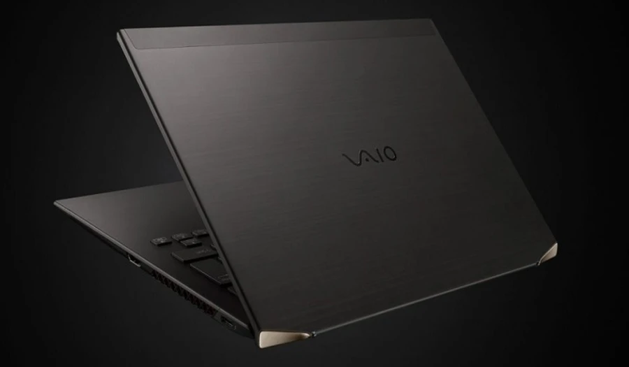 VAIO Z là dòng laptop cao cấp hướng đến đối tượng doanh nhân và người dùng chuyên nghiệp