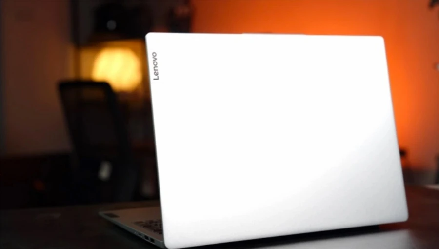 Ngoại hình của Lenovo Ideapad chưa thật sự ấn tượng