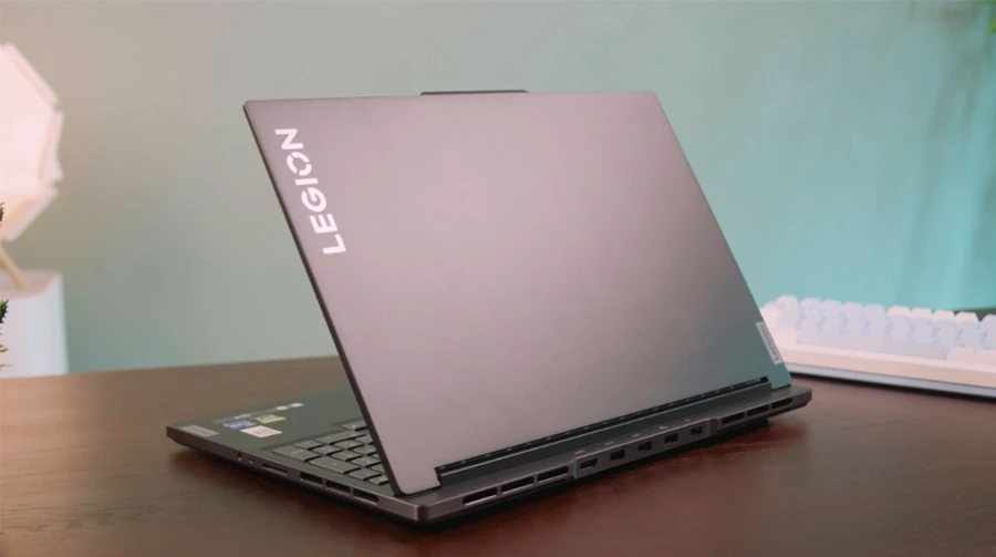 Legion Slim mang ngoại hình mỏng nhẹ hơn những vẫn giữ hiệu năng cần thiết