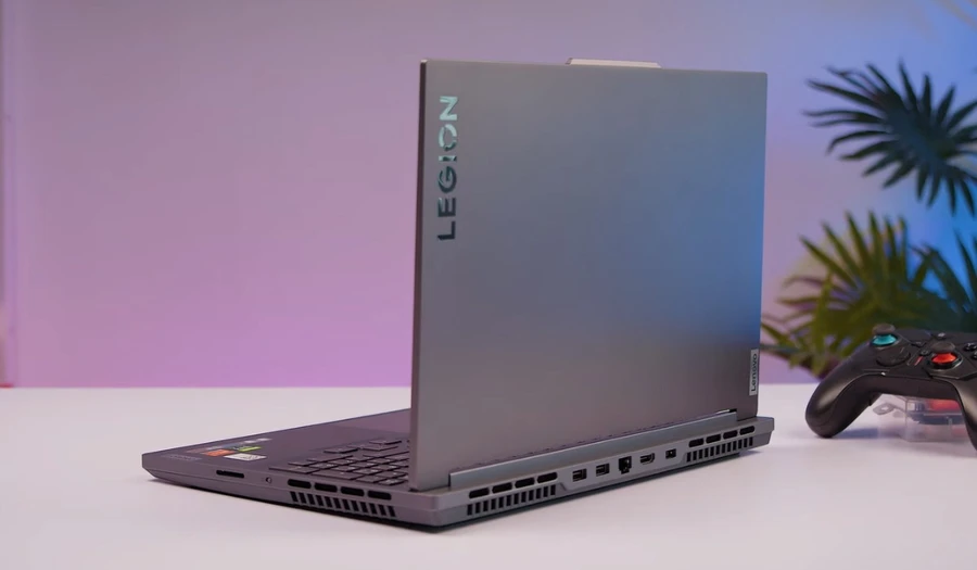 Lenovo Legion R7000P là phiên bản laptop gaming sử dụng vi xử lý của đội đỏ AMD