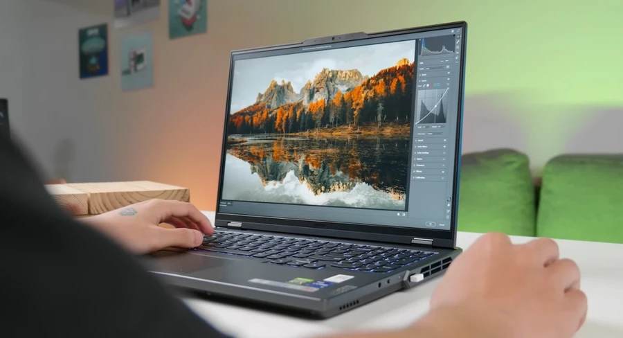 Màn hình chất lượng với độ chuẩn màu 100% sRGB