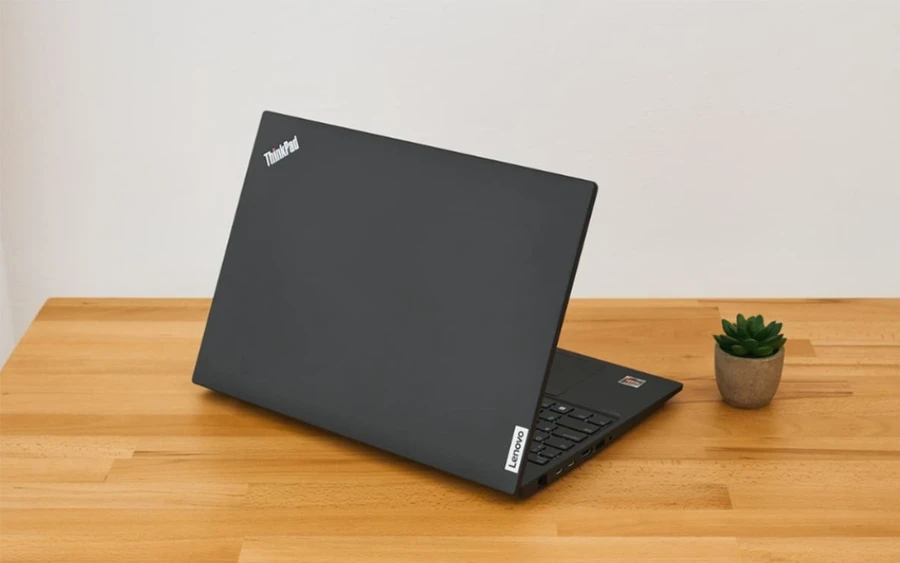 ThinkPad P16s là dòng máy trạm di động mới nhất của Lenovo