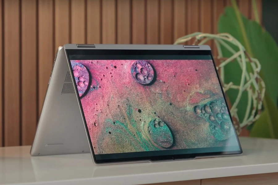 Lenovo Yoga 7 2 in 1 14IML9 được trang bị card đồ hoạ Intel® Graphics