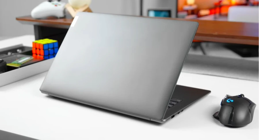 Vẻ ngoài sang trọng của Lenovo Yoga Slim