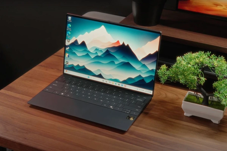 Màn hình Full HD+ trên Dell XPS 13 9345 cho chất lượng hiển thị sắc nét