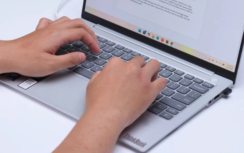 Lenovo Thinkbook X AI G3 2026 có thời lượng pin 65Whr