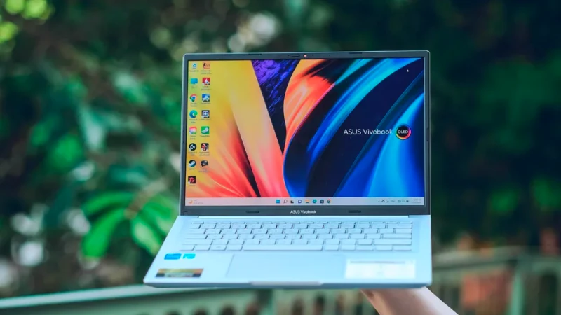 Bàn phím và touchpad cho trải nghiệm gõ tốt