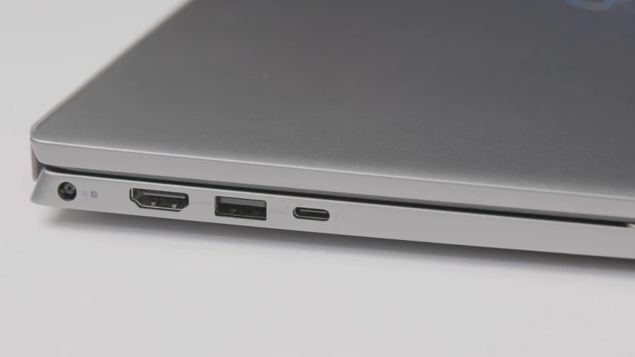 Cổng chuyển của Dell Vostro 5630
