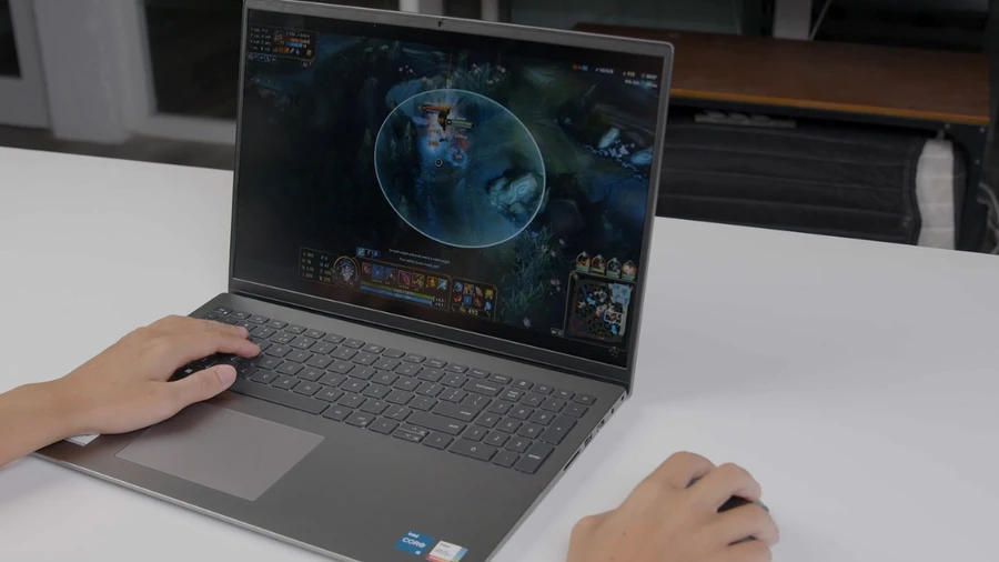 Giải trí với các tựa game nhẹ cùng Dell Vostro 5630