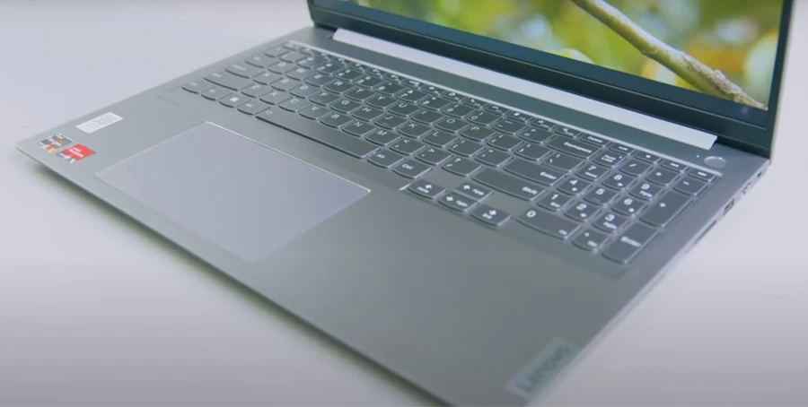 Trải nghiệm về bàn phím và touchpad