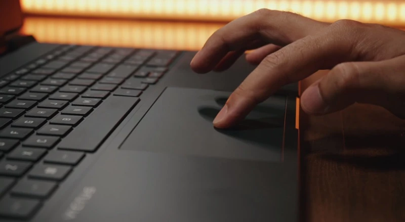 Touchpad rộng lớn