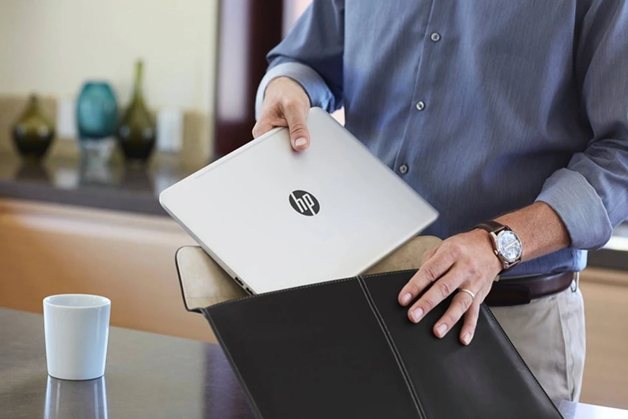Đánh giá trọng lượng và kích thước laptop