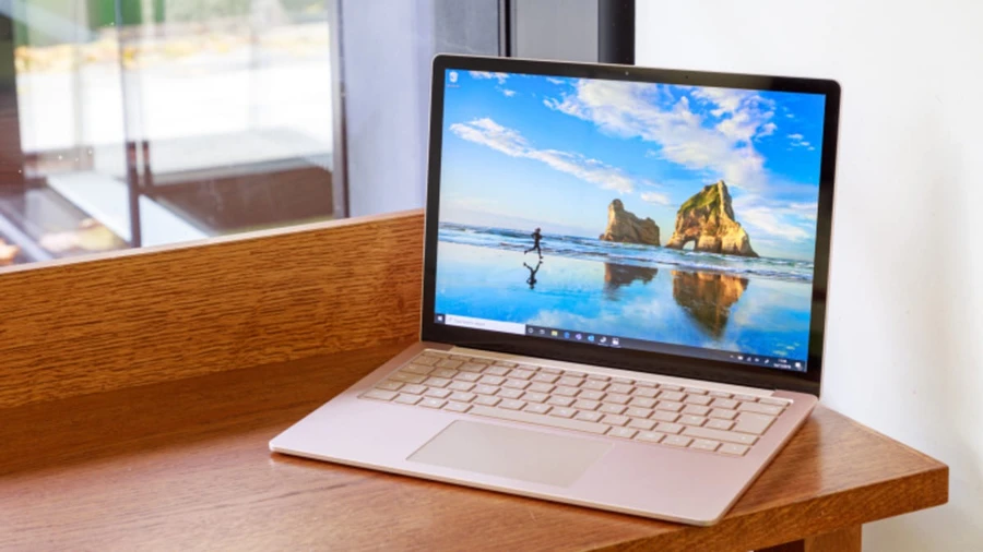 Surface Laptop 3 15 inch cho cảm giác nhẹ hơn so với kích thước