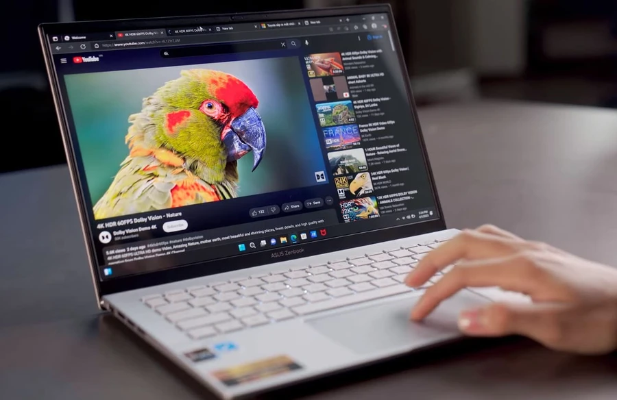 Màn hình dòng laptop Zenbook 14 UX3042 và những lợi ích mang đến cho người dùng