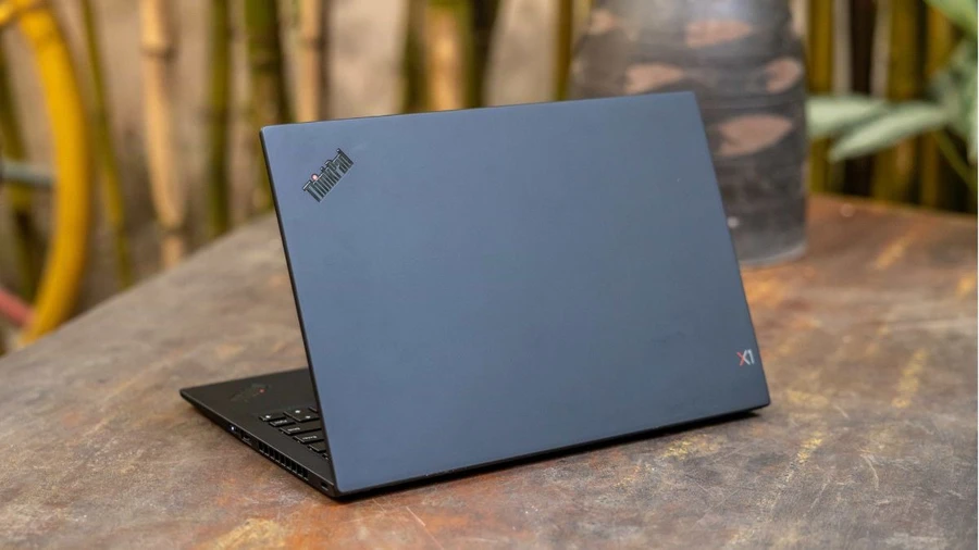 ThinkPad X1 Carbon Gen 7 thiết kế mỏng nhẹ, cao cấp
