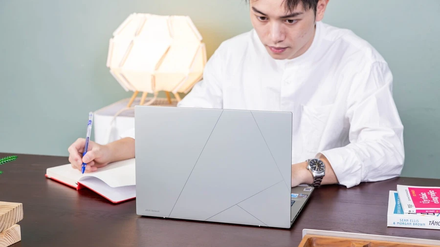 Đánh giá ASUS Zenbook 14 OLED UX3402