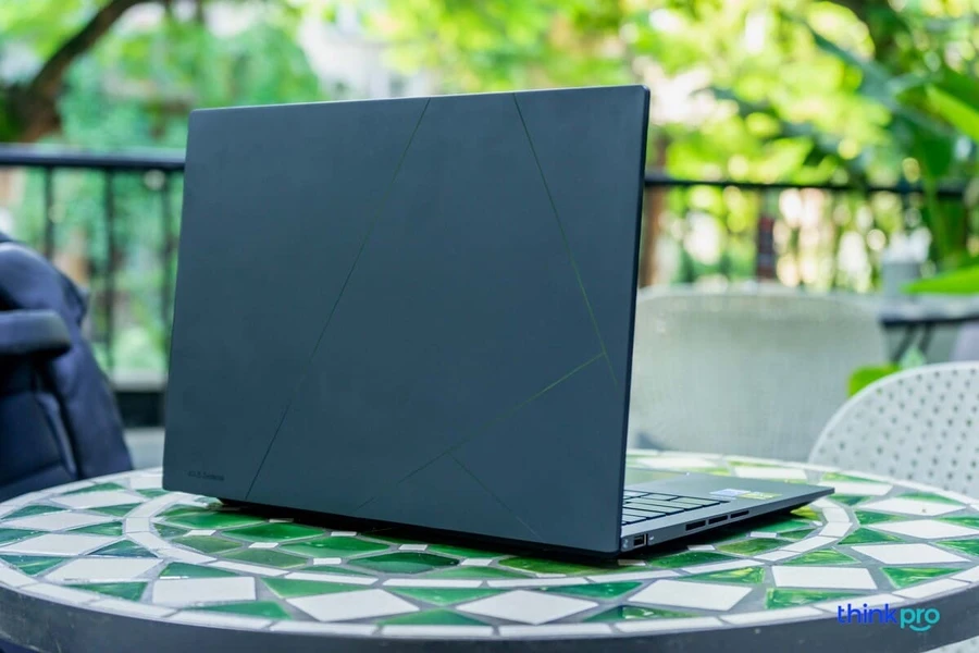 ASUS sẽ không sử dụng cơ chế ErgoLift đặc trưng trên Zenbook 14X OLED